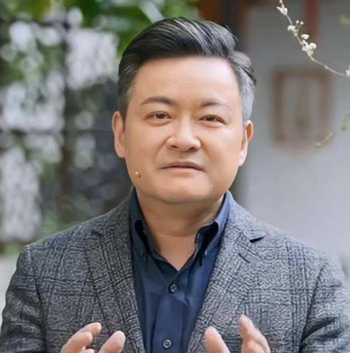 有人患病,有人带货,有人回归家庭_王小丫_李佳明_李彬