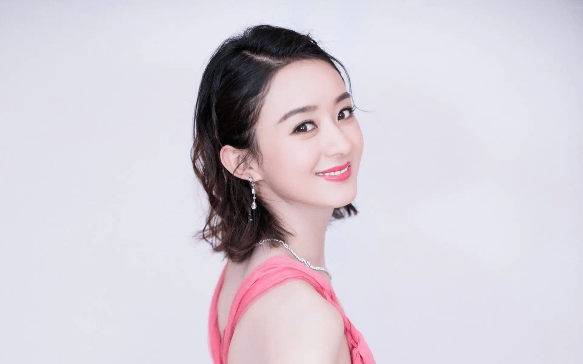 李易峰老婆是赵丽颖图片