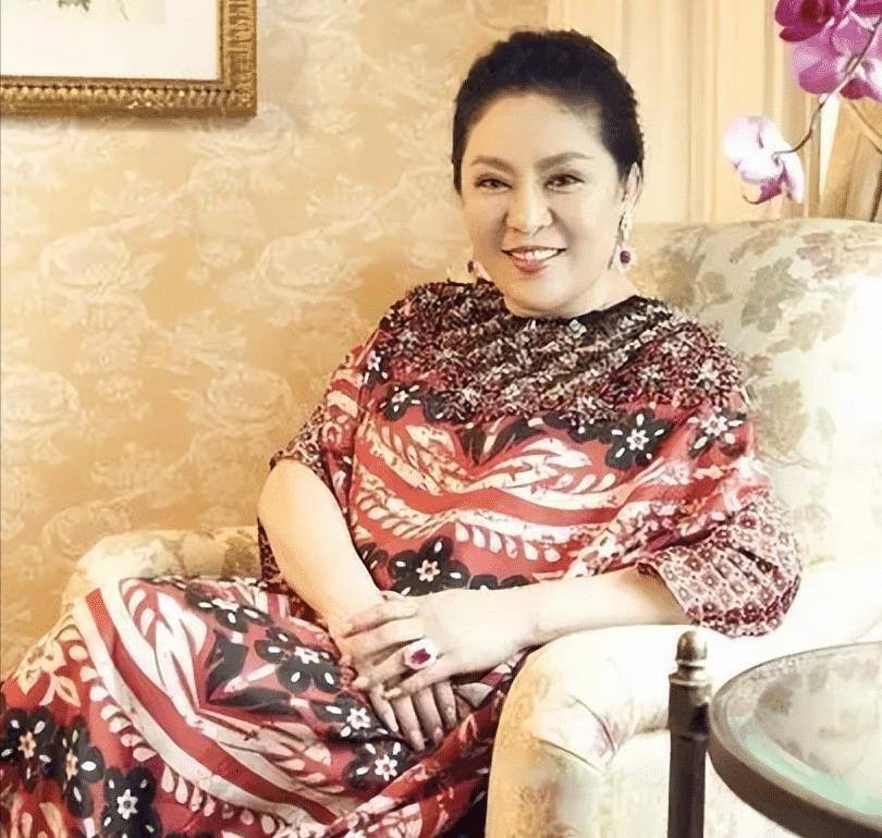 握着丁佩的手:大姐,你主动离开吧,我和华强是真爱_向华强_李小龙_陈澜