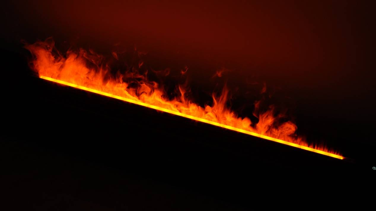 3秒速热 仿真火焰颜值天花板 米家石墨烯踢脚线电暖器仿真火焰版评测