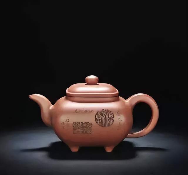 冯桂林制,任淦庭刻,吴汉文画的《传炉》和朱可心制,任淦庭刻的大圆竹