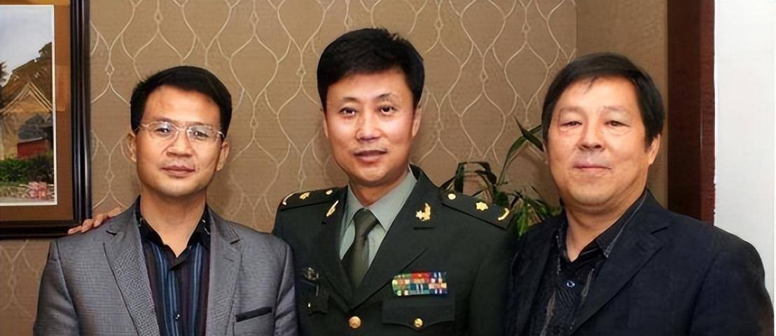 耿为华:与小14岁粉丝结婚,离婚那天与女儿抱头痛哭_父母_郑佳_音乐书