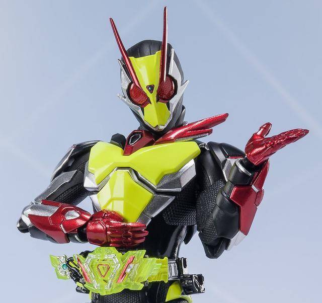 shf假面骑士伊兹版02官图公开又矮又壮非常违和的小秘书伊兹_形态