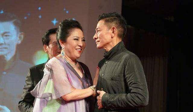 刘德华面临破产,她直接拿出4000万救济,华仔感恩却捧不红她儿子