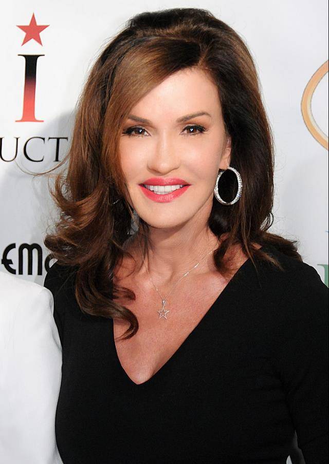 76岁史泰龙离婚,将爱妻的纹身换成狗头_詹妮弗·弗拉文_女儿_婚姻