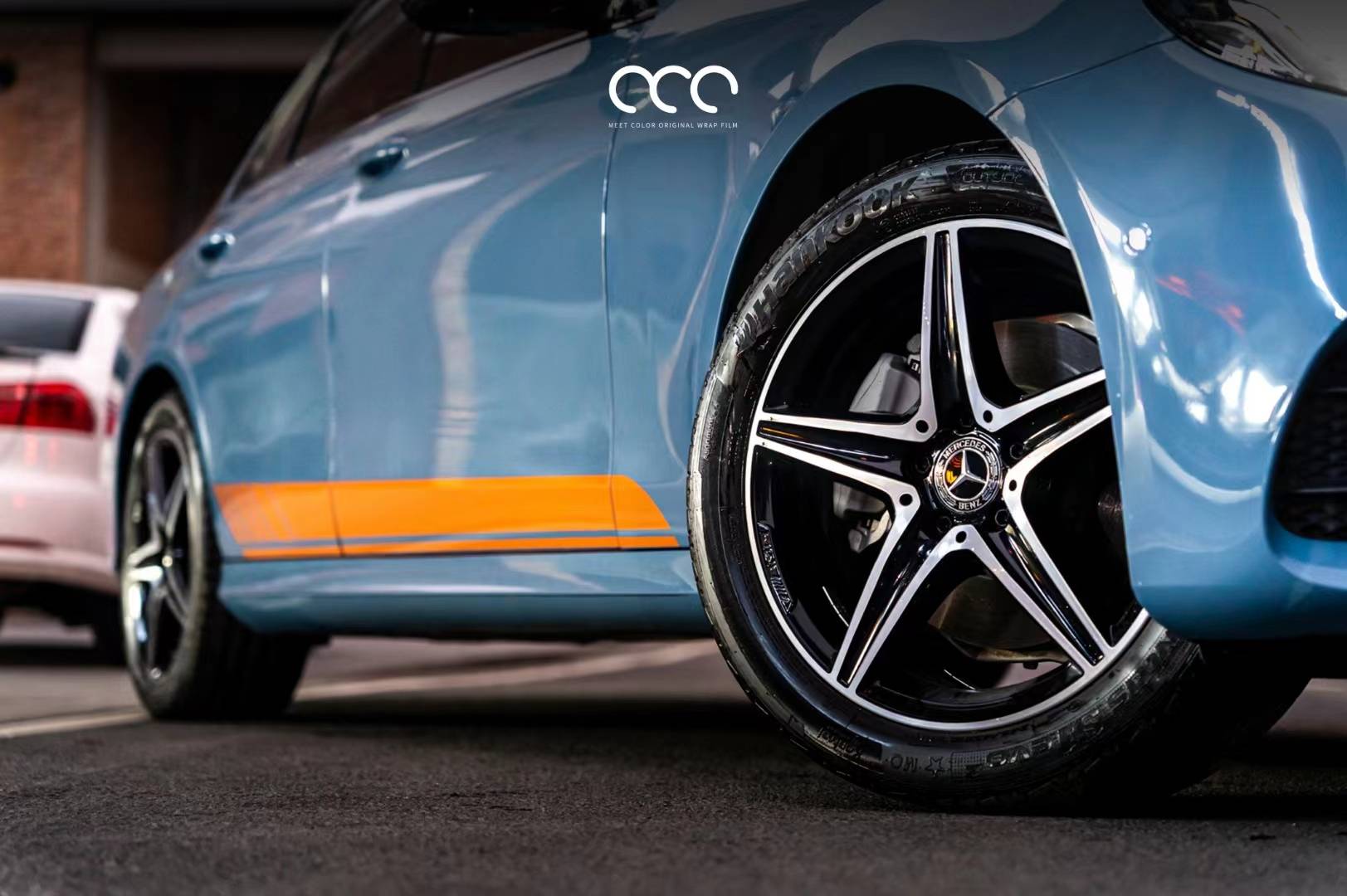 奔驰e级漫彩改色膜瓷器蓝,深若雨晴,淡如月色_搜狐汽车_搜狐网