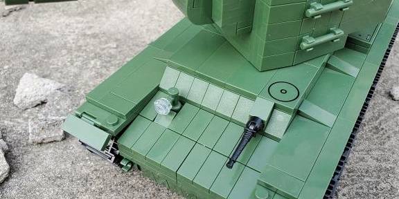 一起来看看这台积木做的kv2吧!_零件_重型坦克_造型