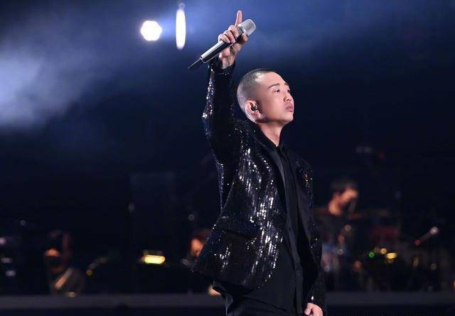 gai新四句封神登热搜,粉丝质疑说唱巅峰对决薅羊毛,疯狂针对!