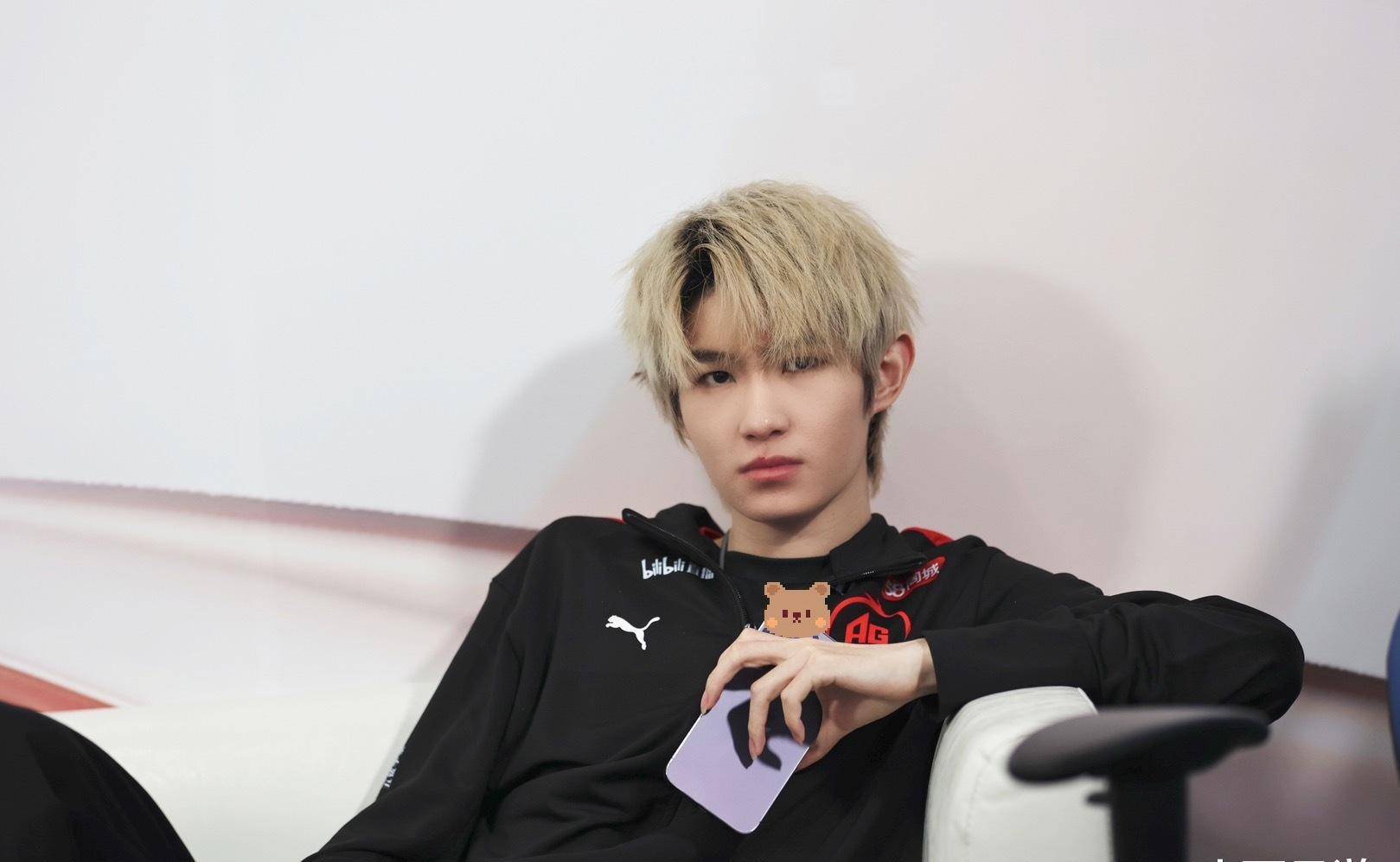 一诺称自己一天哭了三次,新赛季ag队长还得是他,该向暖阳取取经_队友