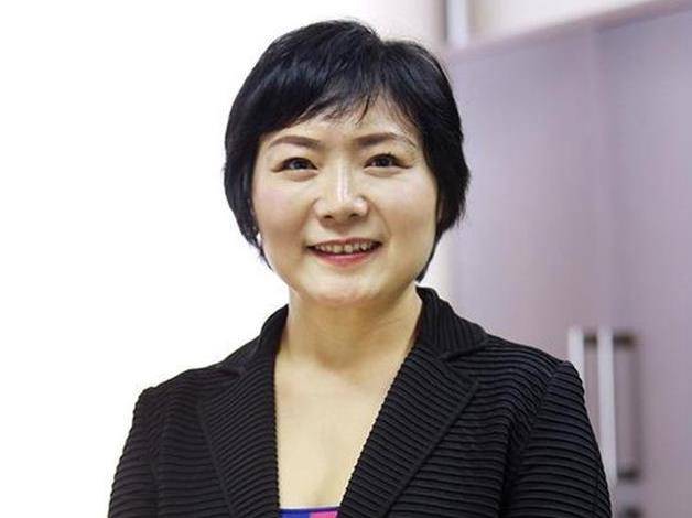 那就是吴亚军,她的老公名叫蔡奎,虽然吴亚军是一个女人,但是他的头脑