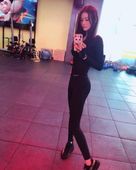 张馨予为证明自己胖了,直接晒"大脸照",网友:你是来炫耀的_明星_体重