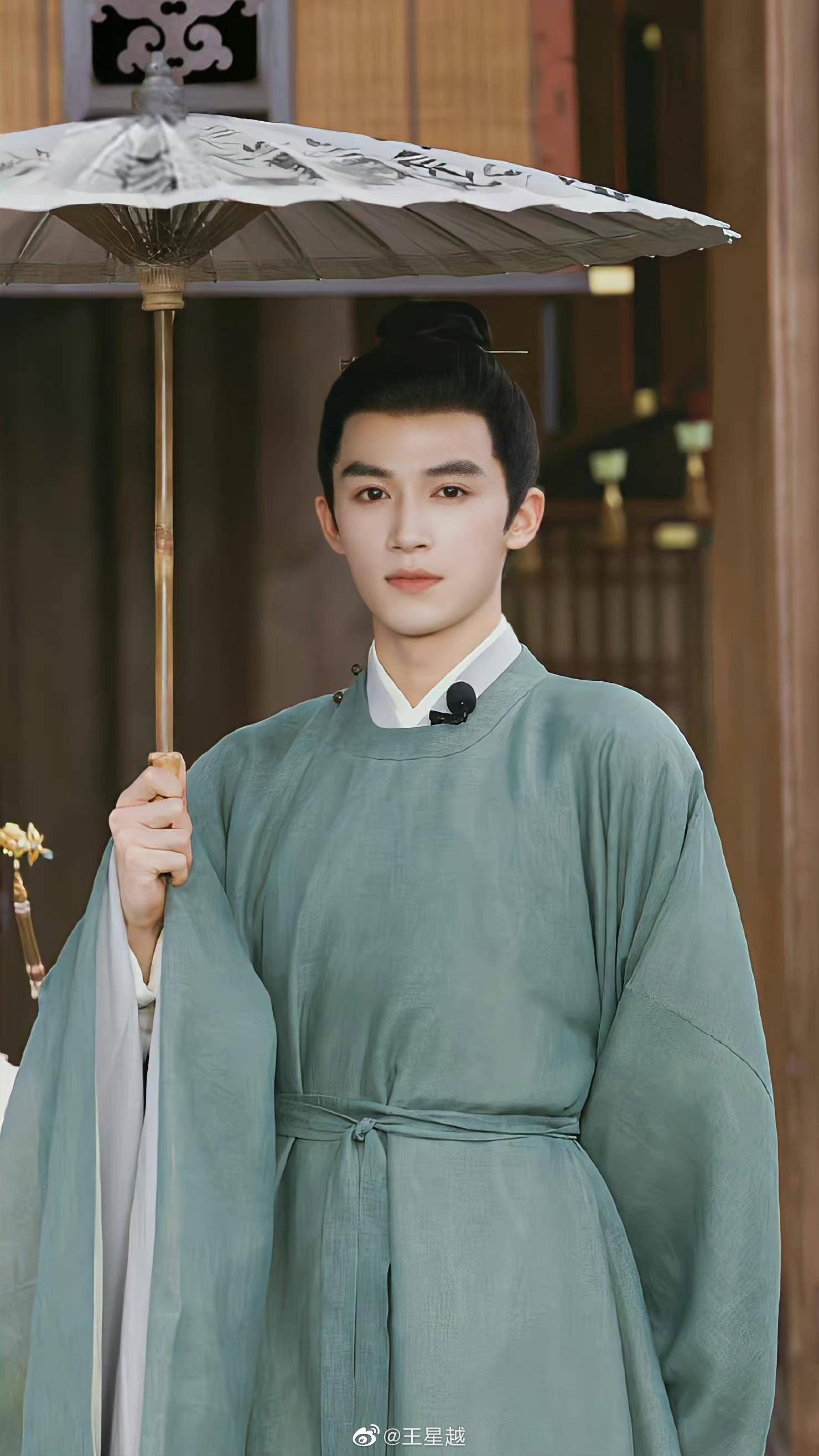 7剧:胡歌 赵露思 李昀锐 吴磊 白鹿 鞠婧祎 吴谨言 杨超越 王安宇