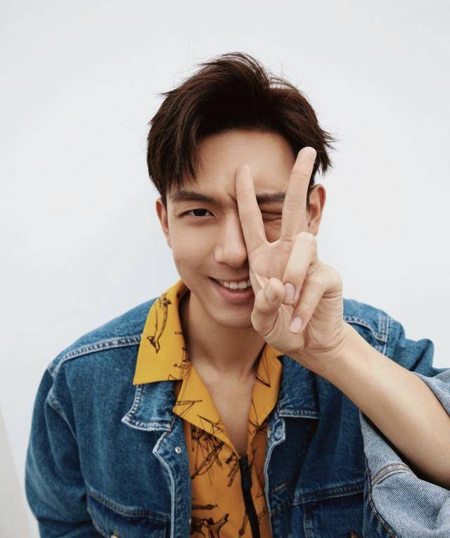 7月的李现,8月热度也一直在线,9月仅仅凭借个人话题度,就成功把《中国