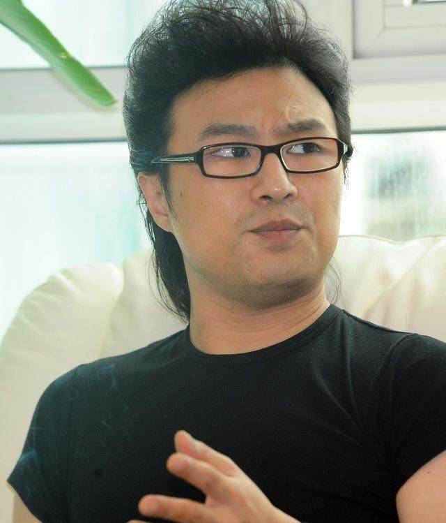 骂汪峰成瘾,葛荟婕微博和网友互怼,你这是要毁掉乐坛半壁江山啊_热度