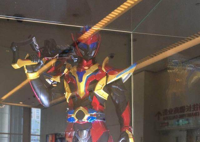 铠甲勇士十周年主题展情报:猎铠为阿瑞斯铠甲雅塔莱斯进化公开_玩具