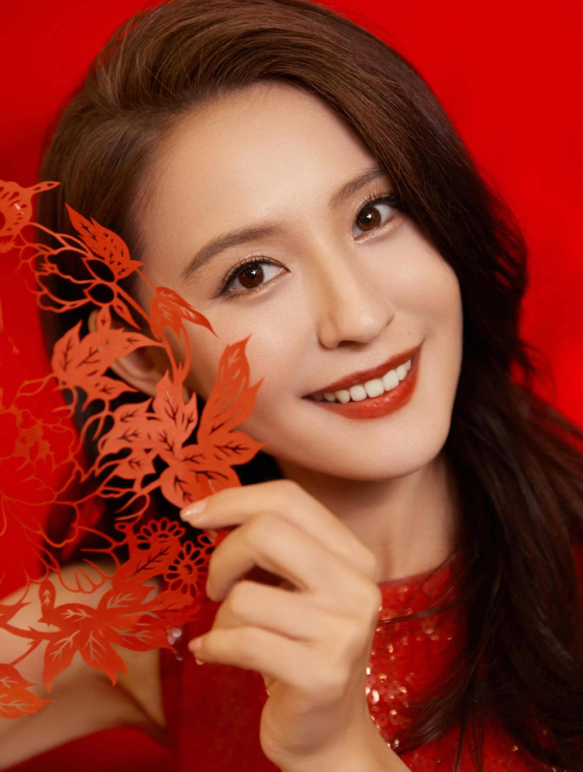 央视春晚众星造型 杨紫高贵 宋轶仙气 秦岚优雅妩媚 宋祖儿娇俏可爱!