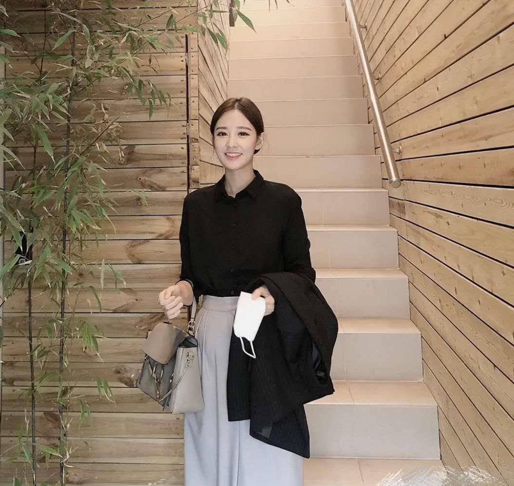 姐姐朴宥拉晒照,微隆小腹引猜测_裙子_显得_照片
