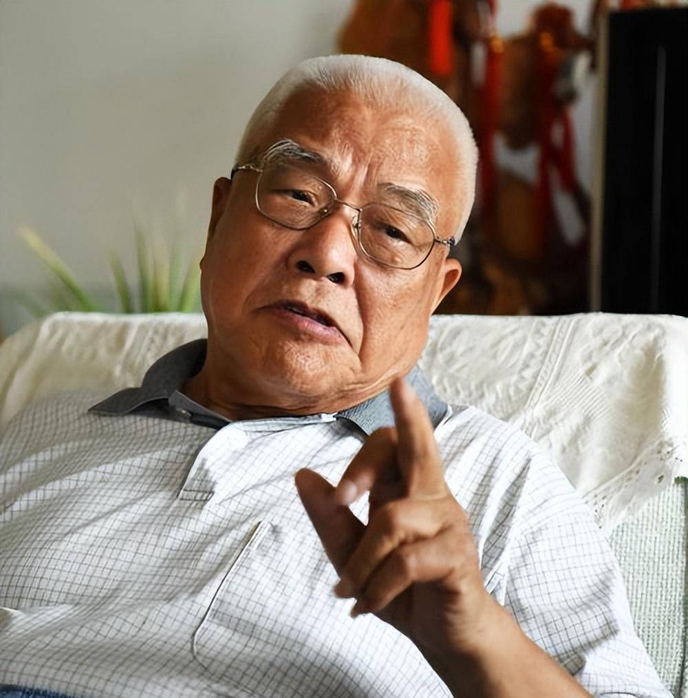 他被破格提拔担任省委书记,后官至副省长,功勋卓越,晚年低调_黄璜