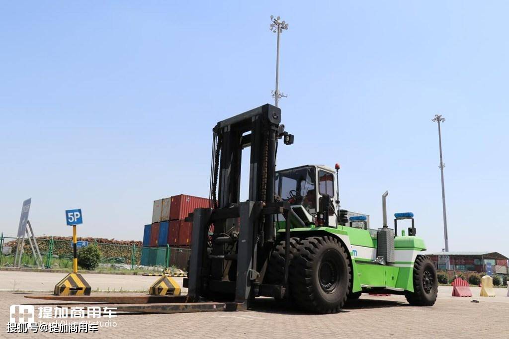 港口拍老卡车,还有悬挂日本牌照的沃尔沃fh12和奔驰mp2?