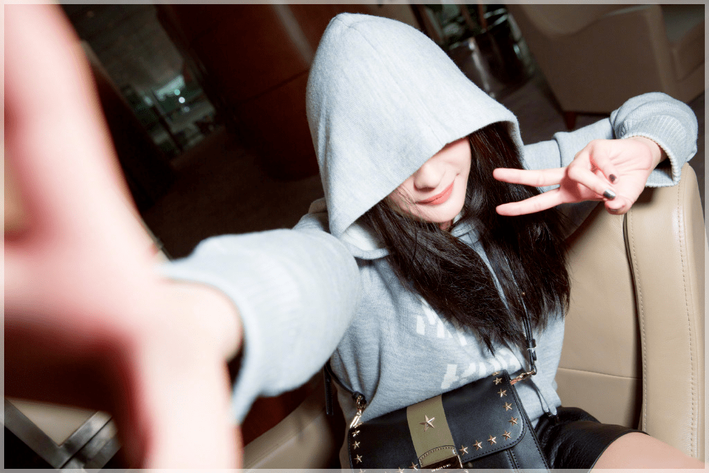 杨幂的"渣女"站姿火了!