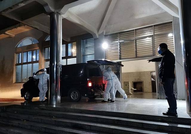 殡仪馆的工作人员有这3个品质,如果具备这些,可以尝试一下_遗体_待遇