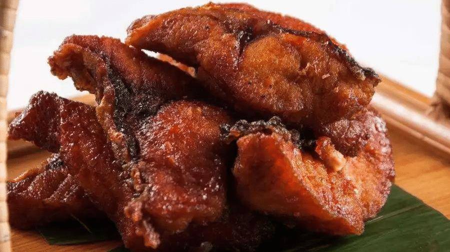 苏式熏鱼这样做,味道鲜美,在家也可以做_道菜_进行_时候