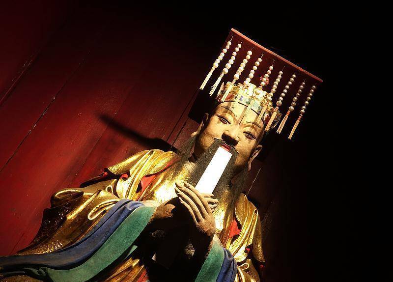 关羽死后神职不断加封,后来更是受禅为第十八代玉皇大帝_上帝_武庙