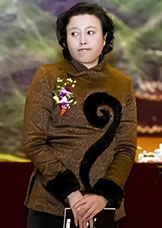 丁嘉丽:为孙红雷向导演下跪,两段婚姻伤人伤己,如今信佛养老_女生