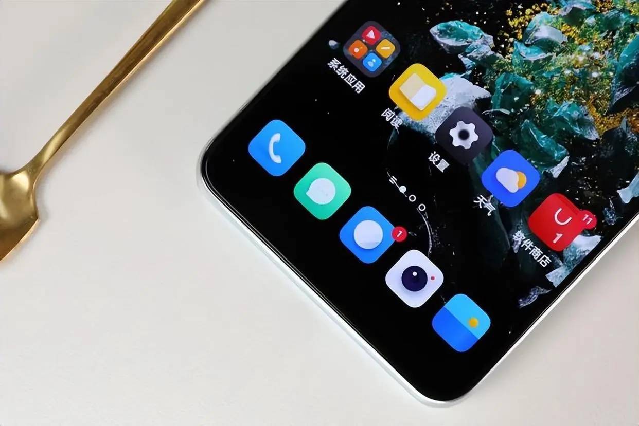 原创
            16GB+512GB+OIS光学防抖，跌价1190元，高端旗舰降成中档机2