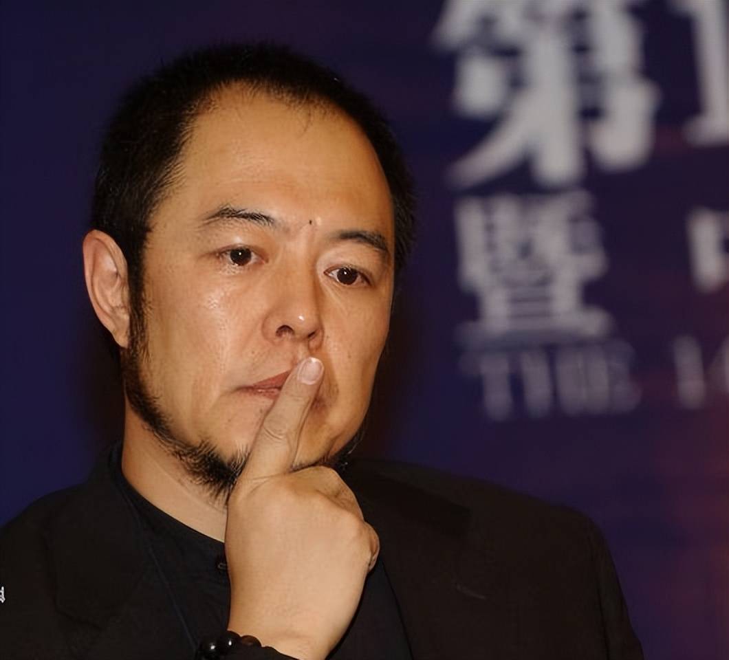 1999年,张铁林和林心如拍的一段吻戏,至今被网友吐槽_剧中_乾隆_电影