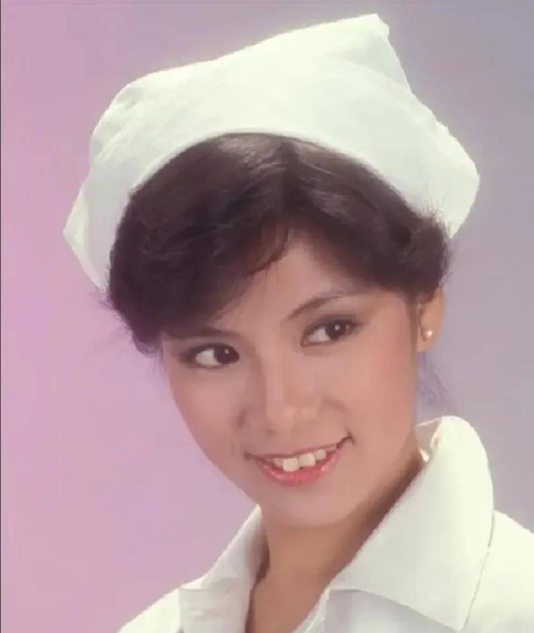 翁美玲在片中饰演痴情女子秦惜惜1984年香港玄幻电视剧《天师执位》