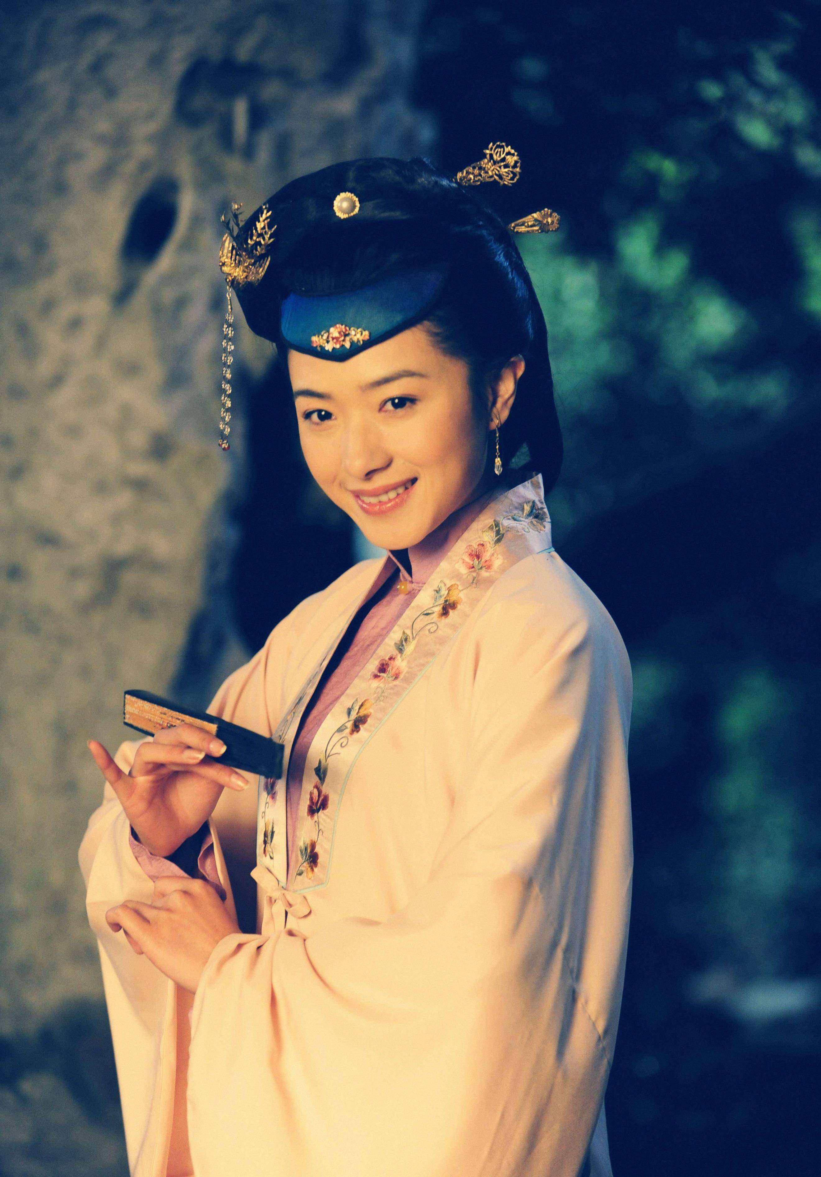 万茜:曾宣扬不婚,却在最红时嫁普通丈夫,40岁冒险生孩子_观众_角色