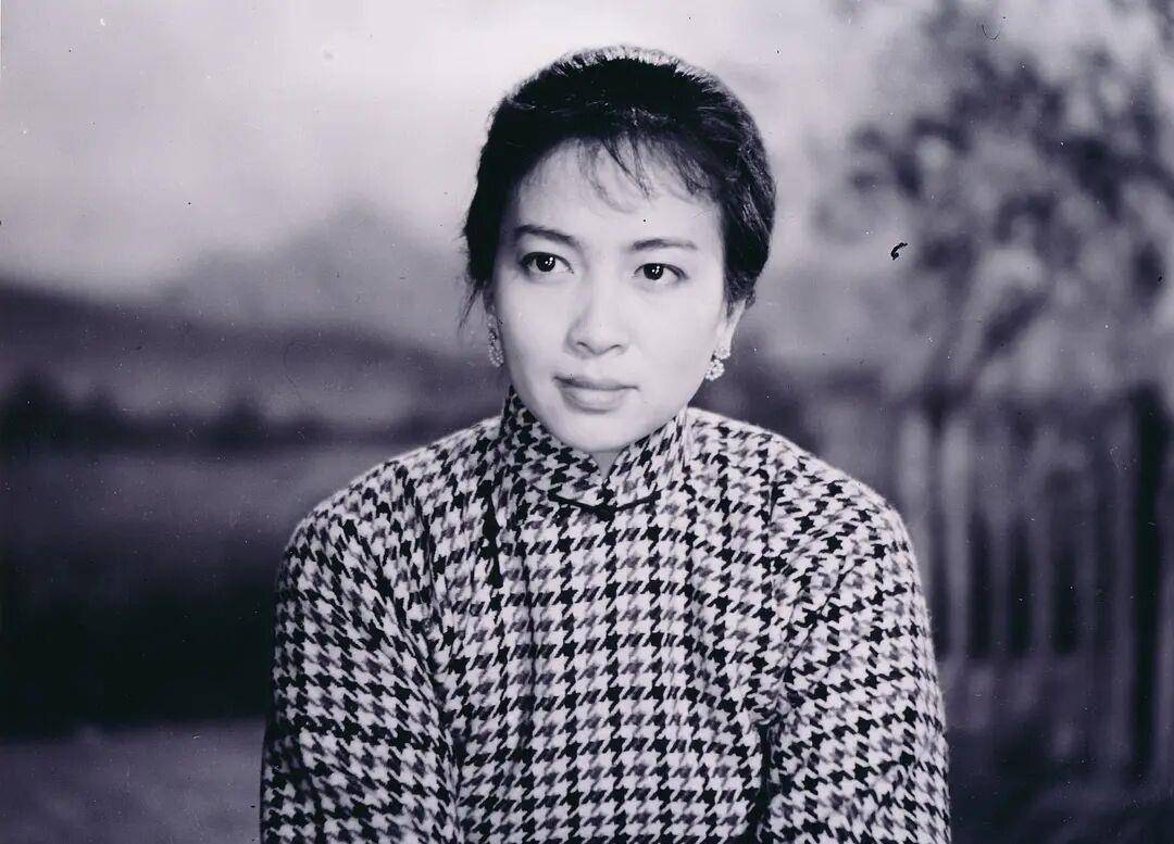 新中国知性女性的银幕代言人,二十二大影星之一谢芳的风采_电影_青春