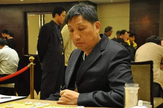 浅谈象棋界哪些棋雄才算得上实至名归的一代宗师_杨官璘_胡荣华_全国