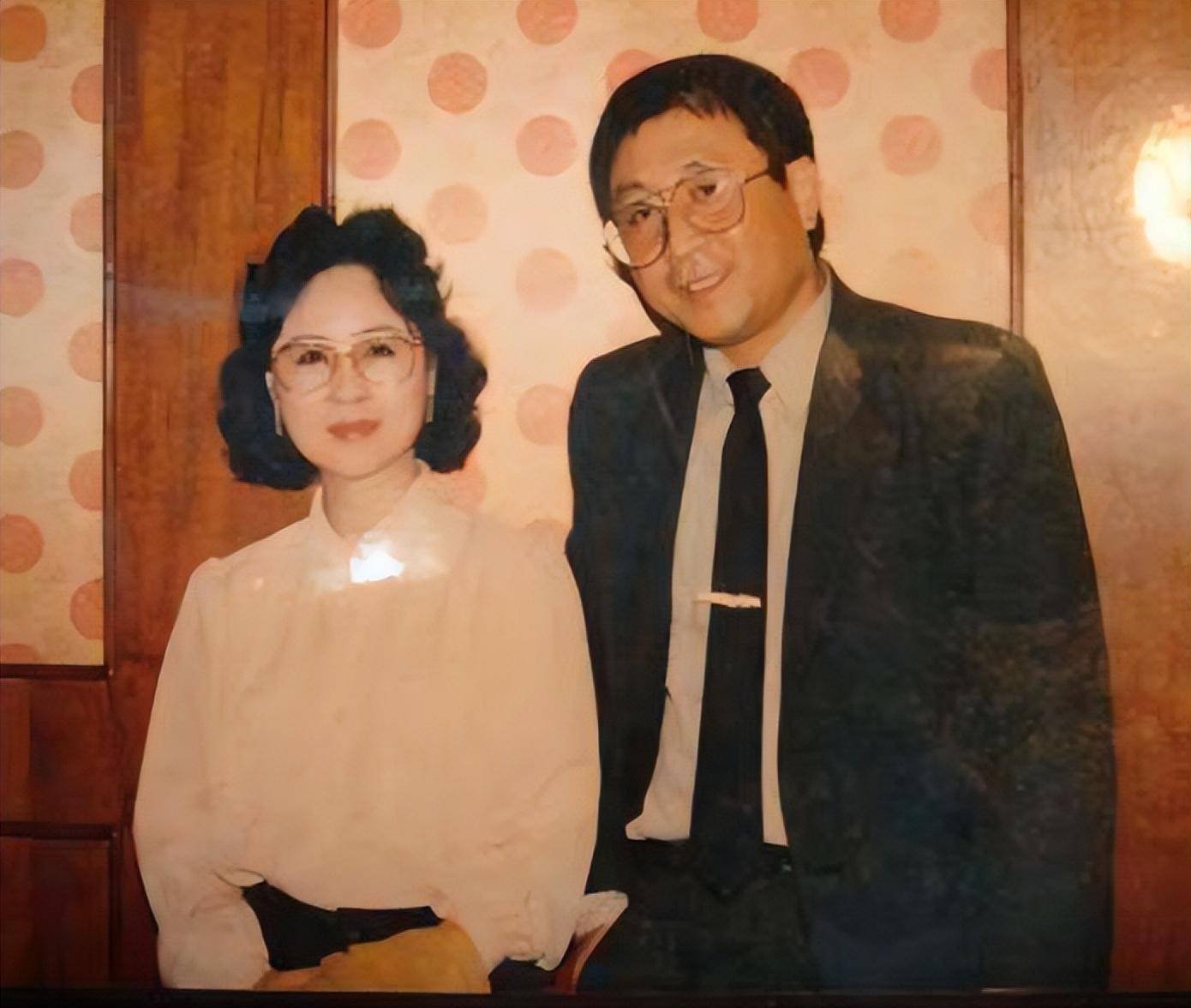 歌颂"自由恋爱"的琼瑶,小三上位50多年后,终于被88岁原配手撕_爱情