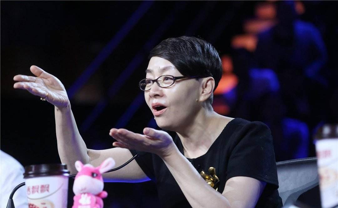 王牌对王牌宋丹丹口碑崩塌,倚老卖老爱较真,华晨宇都看不下去!