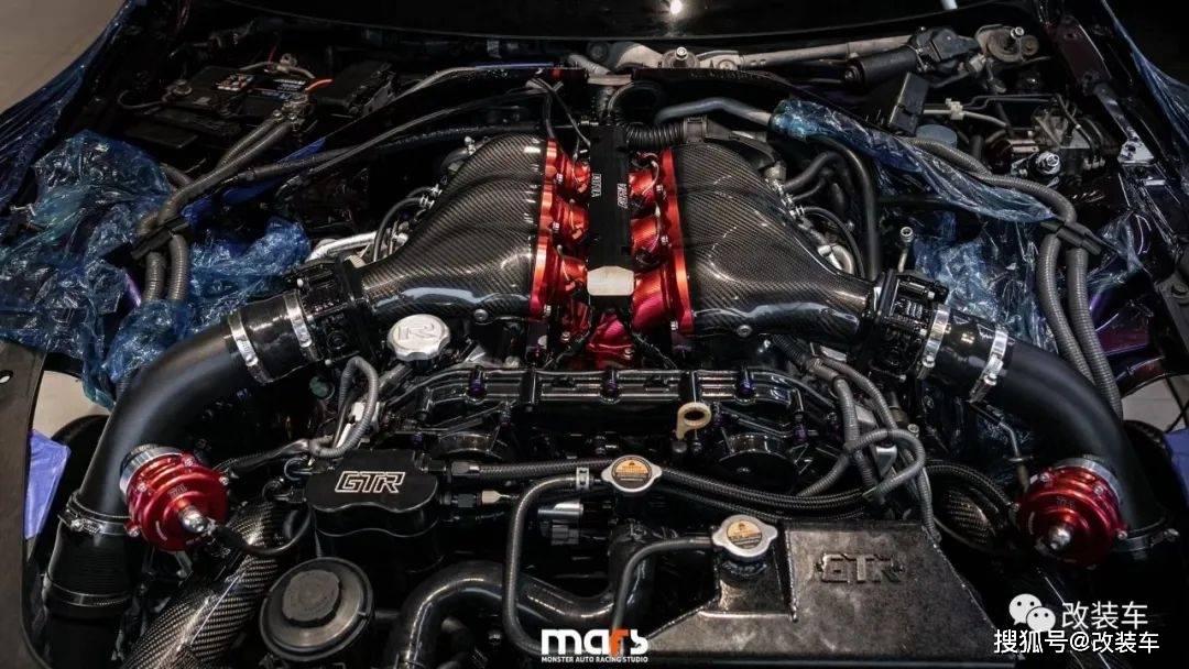 千匹日产GT-R R35了解一下?玩过法拉利458后还是觉得R35香_搜狐汽车_搜狐网