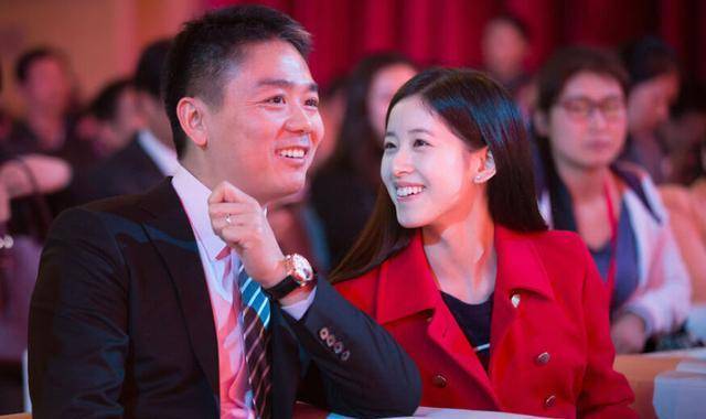 刘强东前妻龚晓京,“藏了”14年终于露面,连章泽天都自叹不如_奶茶_儿子_感情