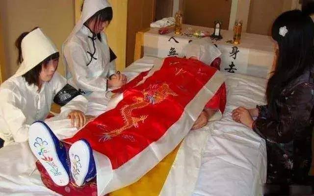 半天时间就会腐败发臭_尸体_肌肉_小时