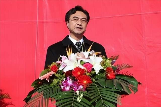 黄敬东文学作品:"虎子"兄弟_工作_朋友_因为