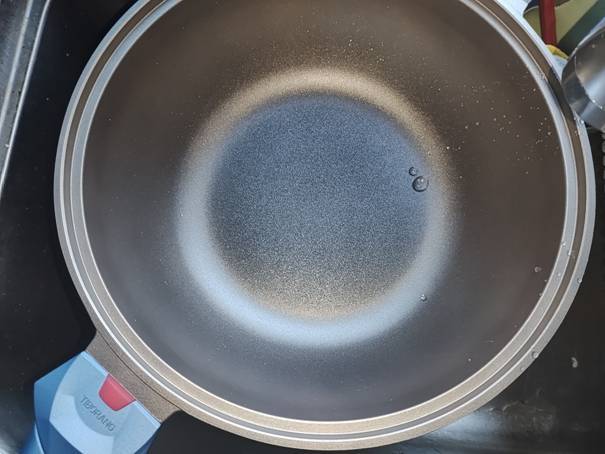 一口锅解决烹调厨具问题帝伯朗Century城际系列八合一浮雕多用锅