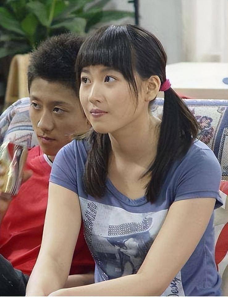 宁丹琳这位女演员大家可能不是很熟悉,唯一的作品也就是那部《家有