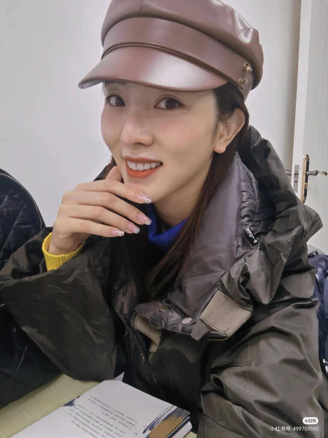 李思思北大才女 ,五年登上春晚,她为何成为不了"央视一姐"_成长_董卿