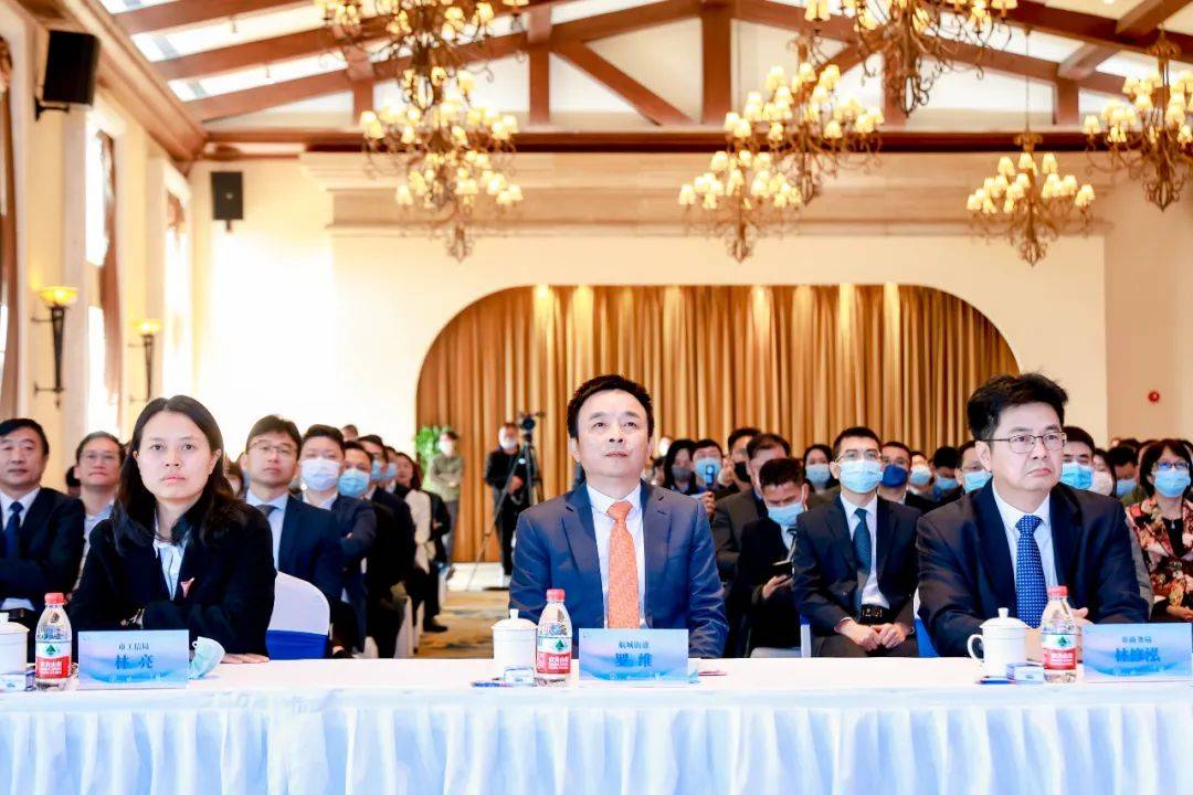 联诚发总裁龙平芳受邀出席航城街道高质量发展暨招商推介大会!