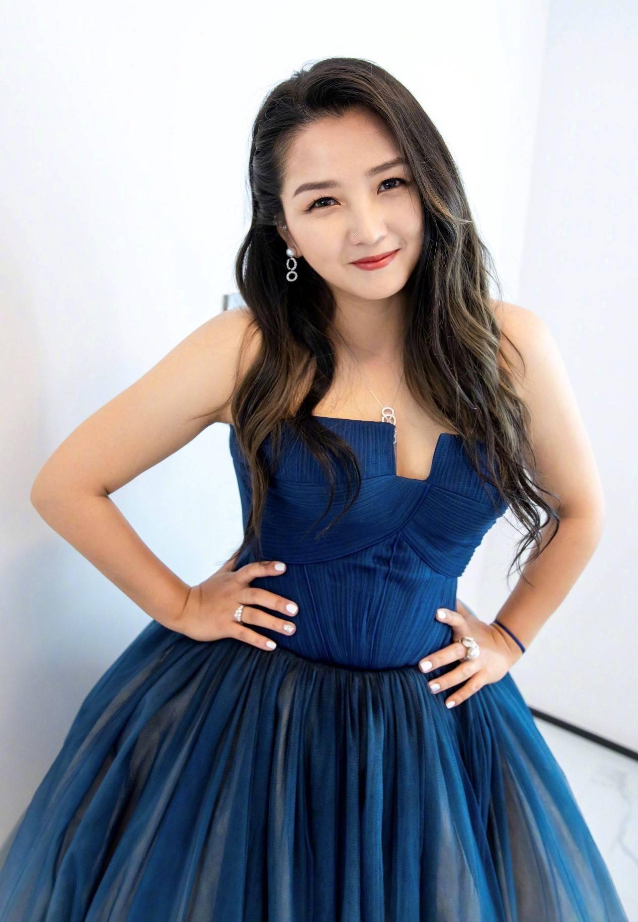 何洁又胖了一圈!