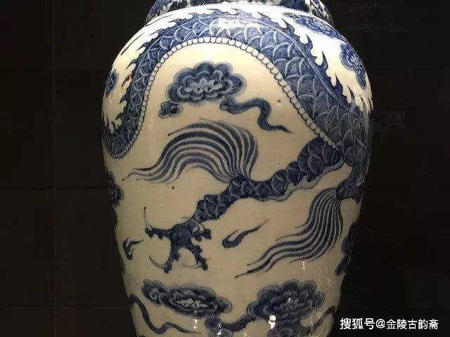 至正元青花龙纹象耳瓶，打破了元代无青花的谣传！_中国_瓷器_大维