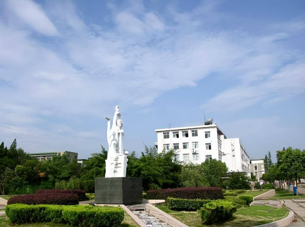 鲜为人知,江西上饶还"隐藏"着一所低调的师范院校,不显山露水_城市