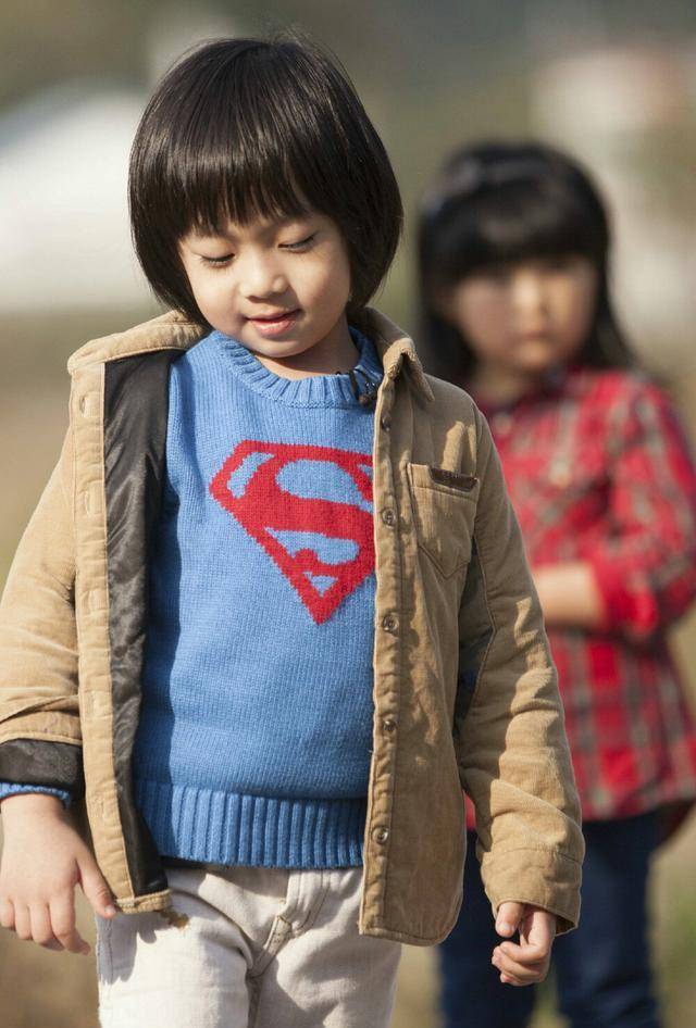 林志颖车祸后生图曝光,出游暴露kimi,13岁kimi被嘲长残认不出!