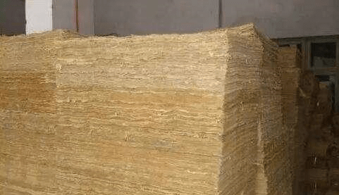 到了明清时期,皇亲国戚,达官贵人们擦屁股已经普遍使用草纸,当然普通