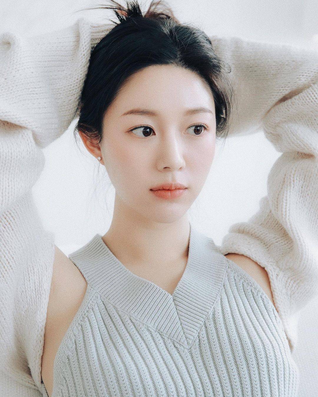 7点认识「李升基女友」李多寅,亲姐李侑菲,继父陷炒股丑闻!